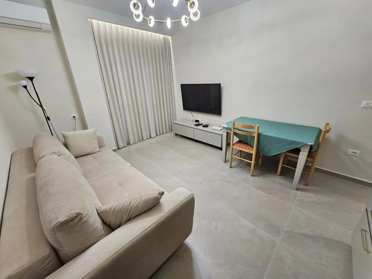 Quick Stop Apartment Tirana 0*,  Albanie
