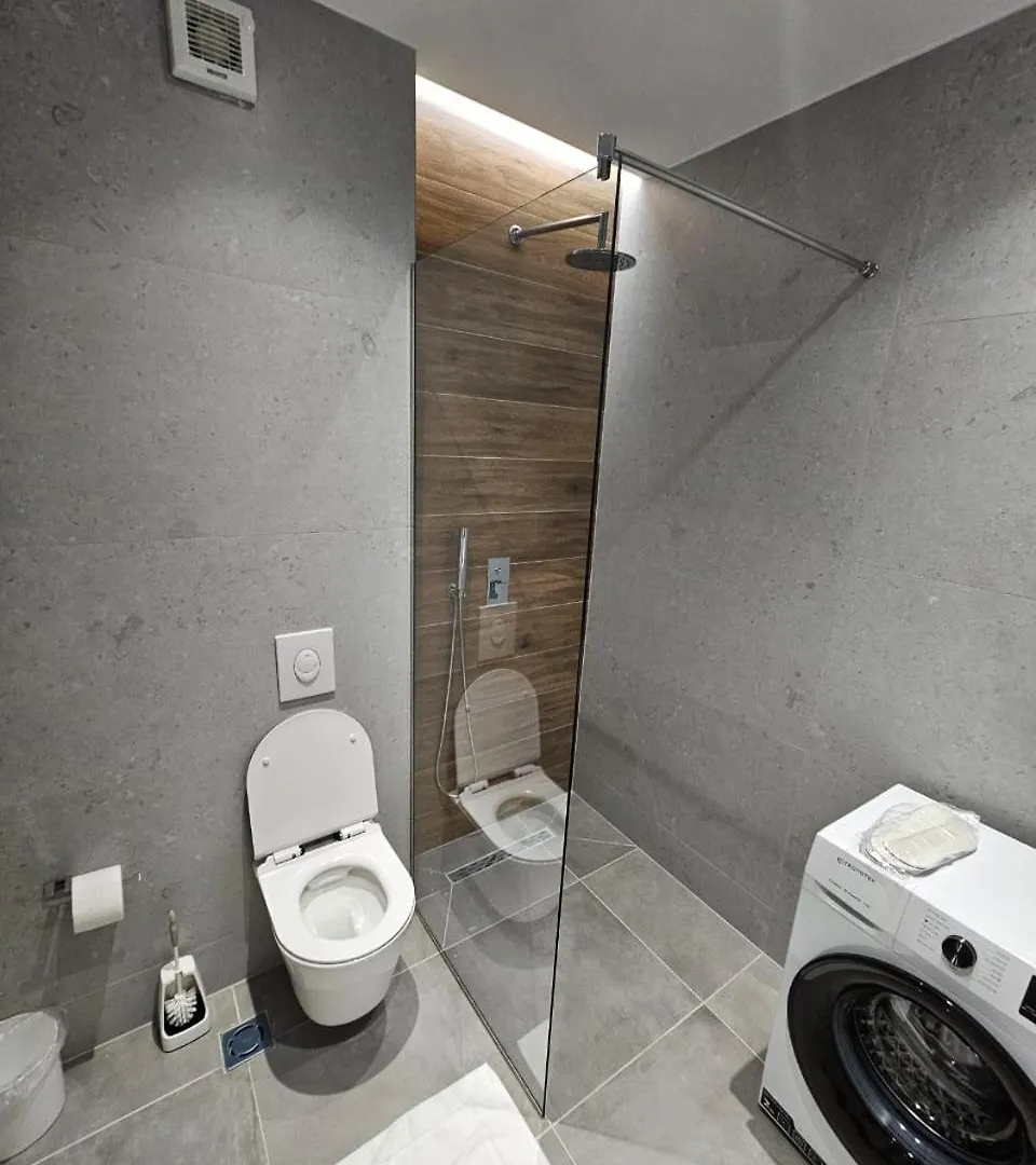 Quick Stop Apartment Tirana 0*,  Albania